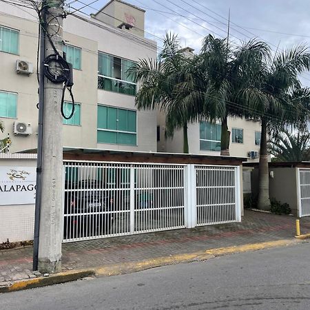 Residencial Galapagos, Praia Da Vila Имбитуба Экстерьер фото